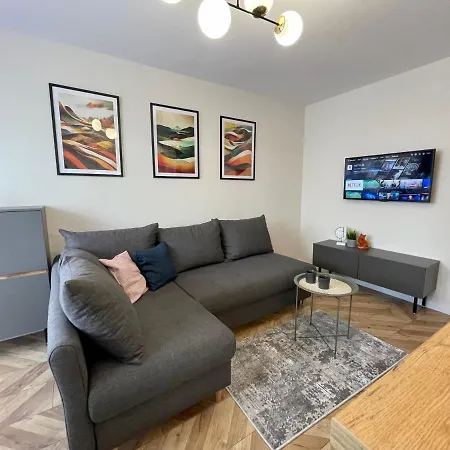Przytulny Apartament Niedaleko Radomskiego Centrum Sportu Exterior photo